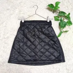 《SUREVE》キルティング フェイクレザー ミニスカート M 黒 ウエストゴム
