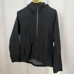 ブロックテックパーカー　黒　ユニクロ UNIQLO L