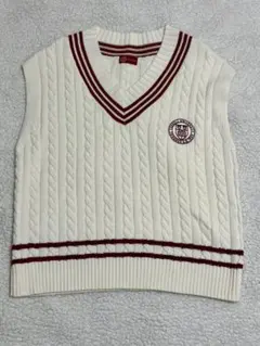 ケーブル編み ニットベスト Vネック ホワイト×レッド コーネル大学ロゴ付き