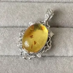 花アンバー　ペンダントトップ　琥珀