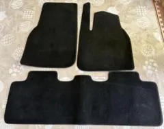 テスラTESLA モデルy ジュニパー　納車時純正フロアマット