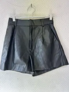 ZARAエコレザーキュロット　ブラック　24サイズ