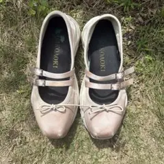 AKIKOAOKI PETIT PATENT WH×WH ローファー - メルカリ