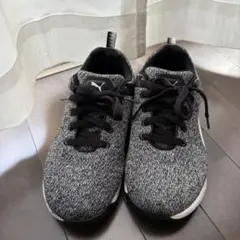 Puma ブラックホワイト スニーカー トレーニングシューズ 24cm プーマ