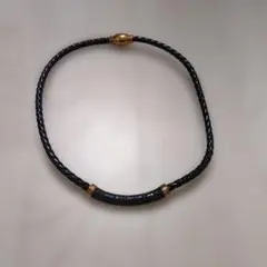 フォリフォリ　黒　チョーカー