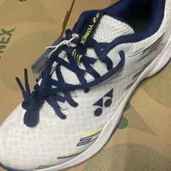 送料込【新品】YONEX パワークッション カスケードアクセル 25.5cm