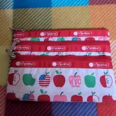 LeSportsac リンゴ柄ポーチ