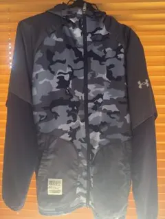 Under Armour 迷彩柄 ウィンドブレーカー