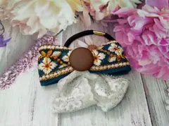 グリーンのインド刺繍リボンと白レースのヘアゴム