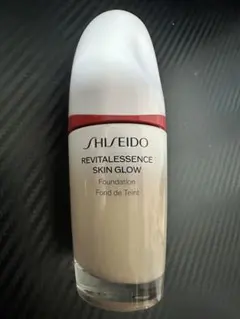 SHISEIDO エッセンススキングロウファンデーション　220 Linen