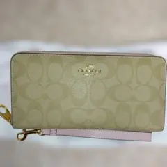 COACH 長財布 シグネチャー ピンク ストラップ付き 財布 - メルカリ