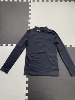Under Armour 黒 長袖アンダーシャツ YLG