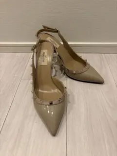 VALENTINO ベージュ スタッズ パンプスのサムネイル