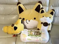 タヌキとキツネ　キツネぬいぐるみ　クッション 腰当てクッション 4点セットのサムネイル