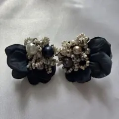 ネイビー　フラワーデザイン イヤリング　結婚式　披露宴用アクセサリー