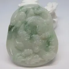 虎✣ペンダントトップ✣白に濃いグリーン