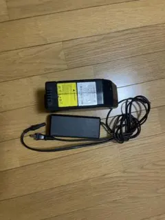 SUISUI 電動自転車用充電器 XH-24/200 - メルカリ