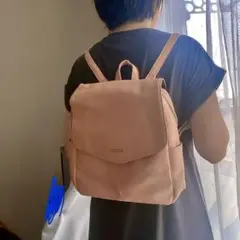 スクエア　サーモンピンク 合成皮革 リュック