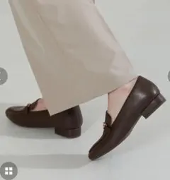 飛べるパンプス　スクエアトゥビットモチーフ ローファー ブラック 24.5cm