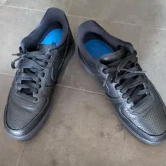 Nike ブラック レザースニーカー