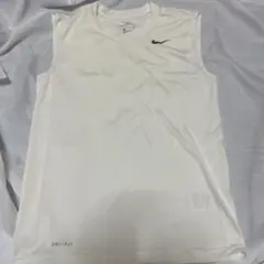 Nike DRI-FIT ホワイトタンクトップ