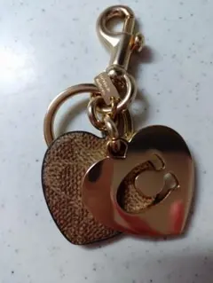 新品 COACH ハートパフィ バッグチャーム シグネチャー キーホルダー