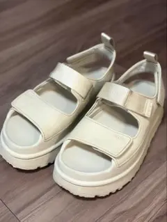 UGG/アグ W GOLDENGLOW/ウィメンズ ゴールデングロウ サンダル