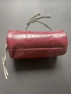 赤紫色 レザー チェーンショルダーバッグ　パーティーバッグ　ころんと可愛い