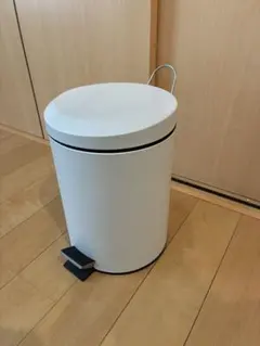 ペダル式ゴミ箱 ホワイト 円筒形