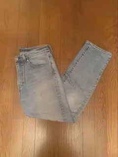 Levi's レギュラーストレートフィットジーンズ 505