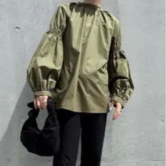 セレクトモカ　by son ボリュームギャザースリーブブラウス　カーキ