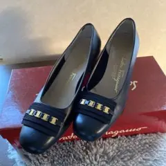 フェラガモ　黒パンプス　22.5センチ
