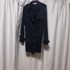 ネイビーのテーラードジャケット