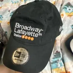 NEW ERA Broadway-Lafayette St キャップ