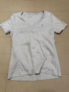 TOMMY HILFIGER グレー Vネック Tシャツ L