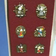 【ディズニーピンバッジ６種】