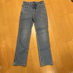 UNIQLO ストレートデニム 22サイズ