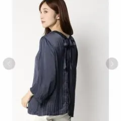 新品 LBC リンクル加工 2WAY ブラウス ネイビー シワ加工 上品のサムネイル