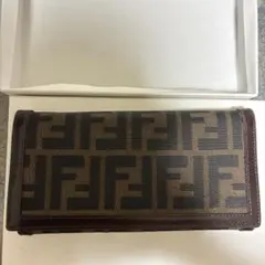 美品　FENDI 長財布　二つ折り