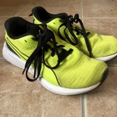 PUMA スニーカー ネオンイエロー ブラックのサムネイル