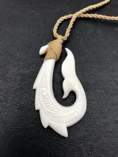 ハワイ限定　ホエールテールフィッシュフックネックレス　鯨尻尾ハワイアンジュエリー