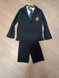 フォーマルスーツ 130 黒 エンブレム付き