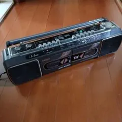 昭和レトロ　SANYO ラジカセのサムネイル