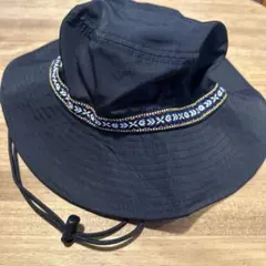 ビーズ装飾付き黒のアウトドアハット