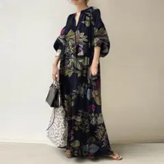 新品✨ボタニカル柄　ワンピース