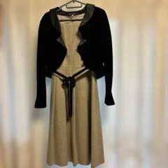 ベルベットのジャケットと半袖ワンピースのセット