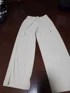 美品 GU リブ イージーワイドパンツ アイボリー S ウエストゴム 楽ちん