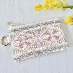 インド刺繍リボンのフラットポーチ　カラビナ付き　キーケース