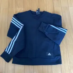 adidas 黒トレーナー JS