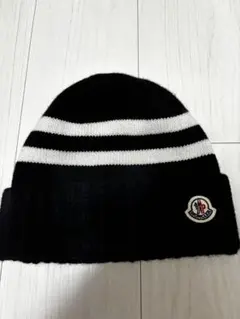 MONCLER ポンポン付きニット帽 ネイビー/レッド 男女問わず - メルカリ